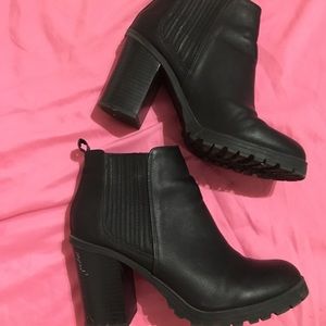 Sam & Libby ankle booties